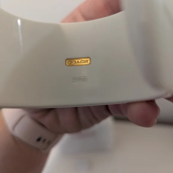 Coach Deadstock White Ceramic And Gold Turnlock Bangle Nwt - Picture 6 of 8